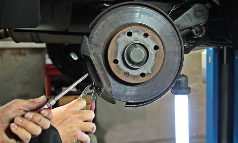 auto repair shop 1954636 1280