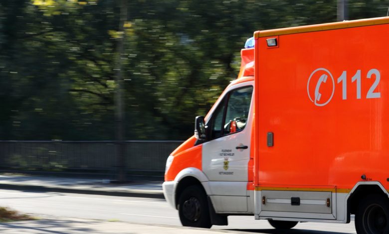 ambulance 970037 1280